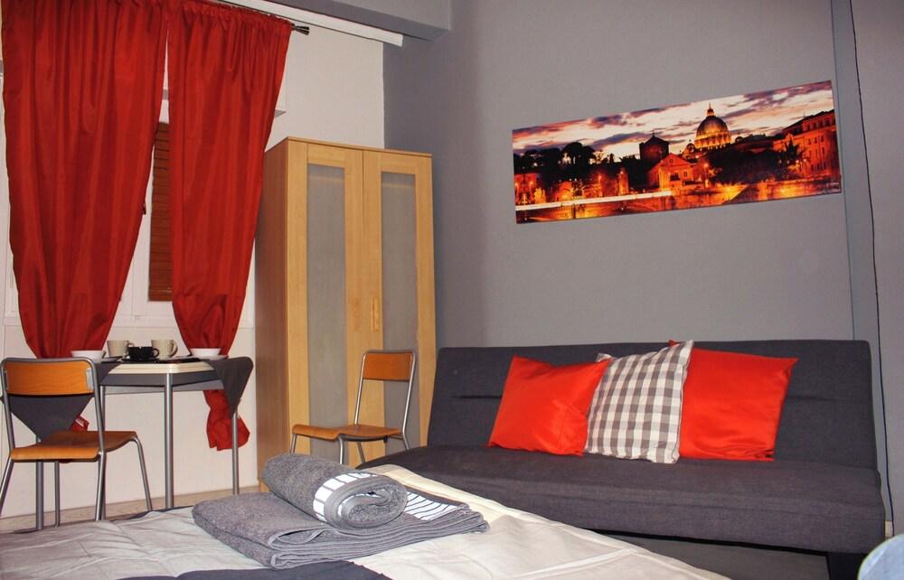 Impeccable 1-bedroom Apartment Center