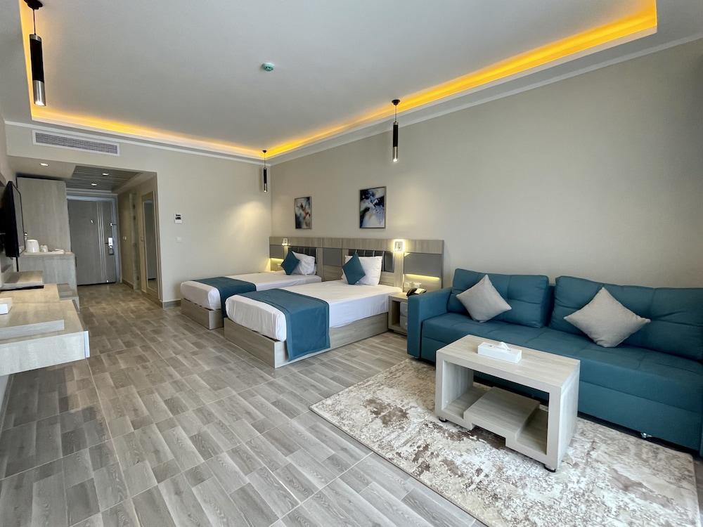 SIRENA BEACH RESORT & SPA