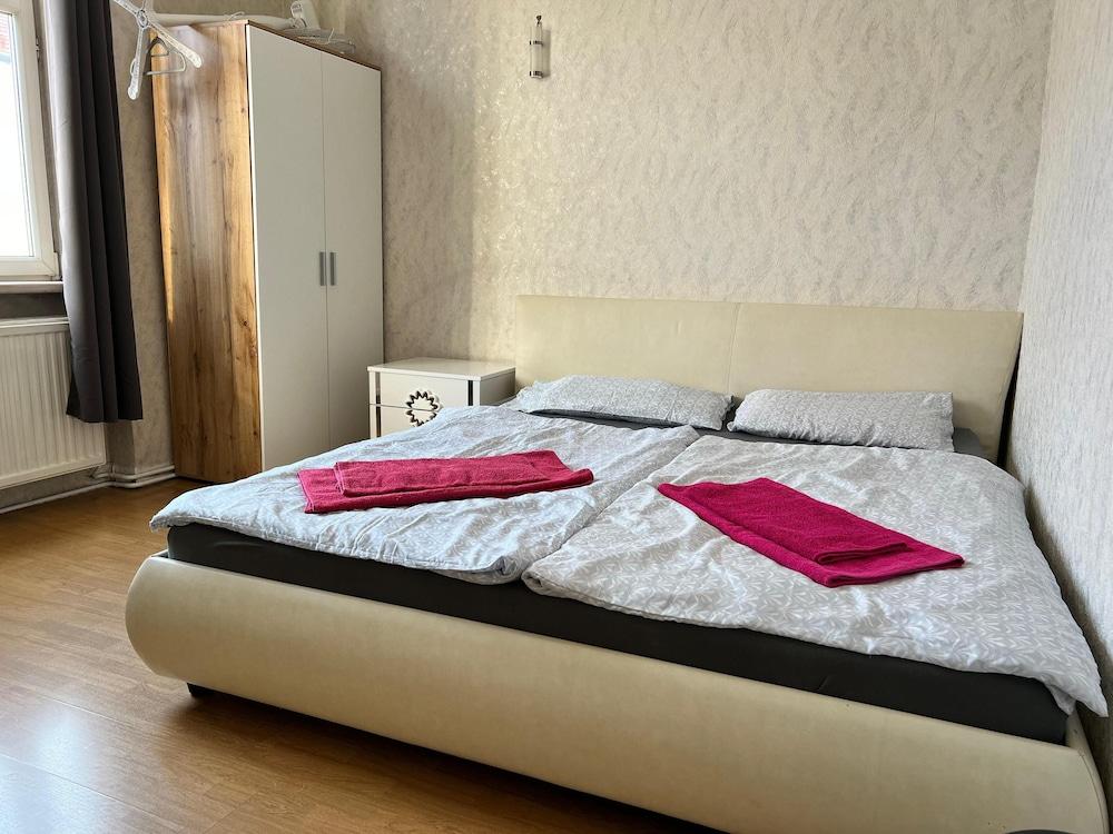 EasyStay 3BR shared Apt. Near Meidling