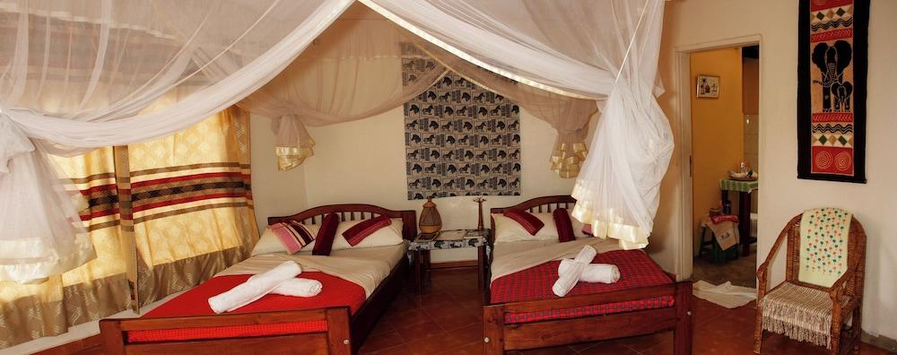 Euphorbia Safari Lodge