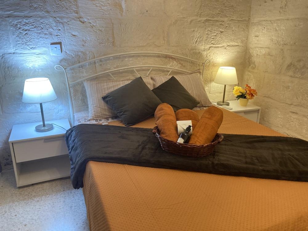 Charming Central Townhouse in Sliema