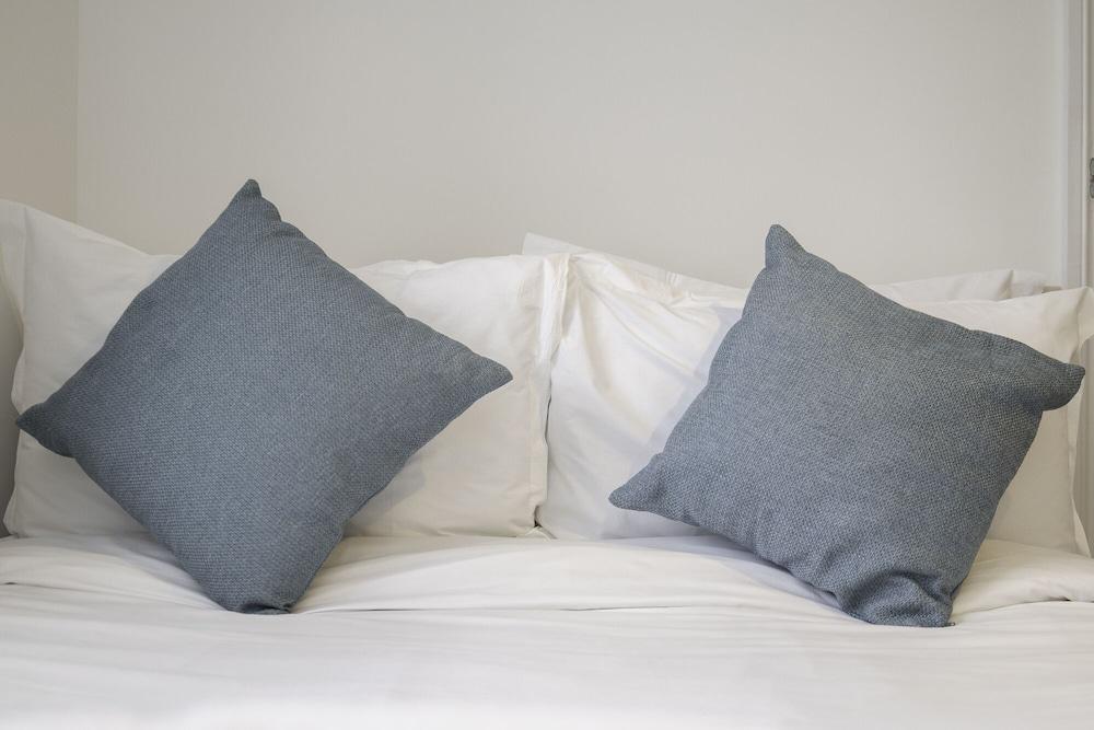 Upper Rock Brighton Apartments