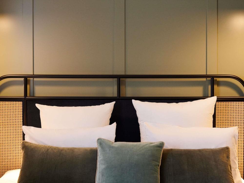 Square Lodge Hotel La Roche Sur Yon - Handwritten Collection