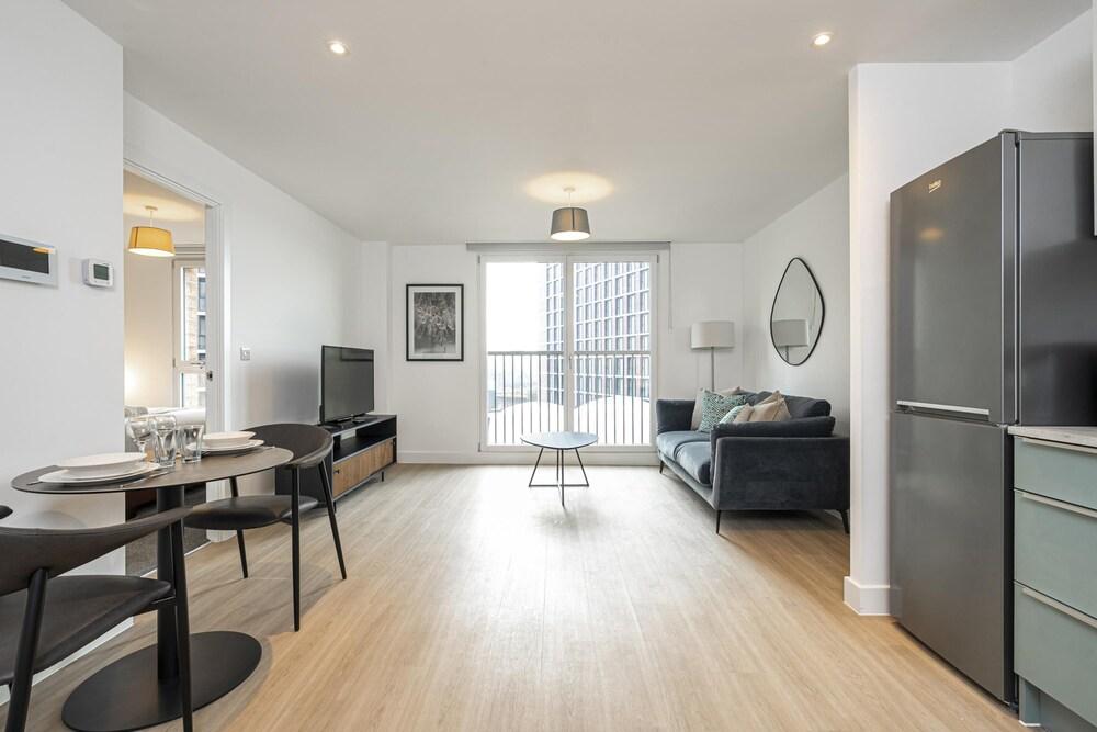 Spacious Central Apartment