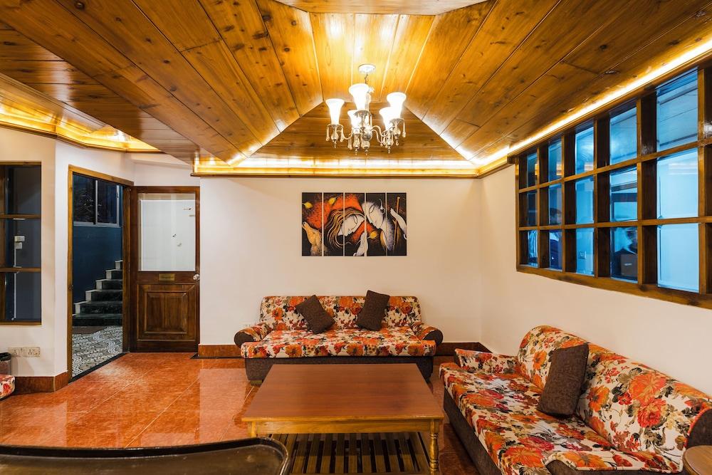 Sparrow Cherry Resort 2 min walk To MG Marg