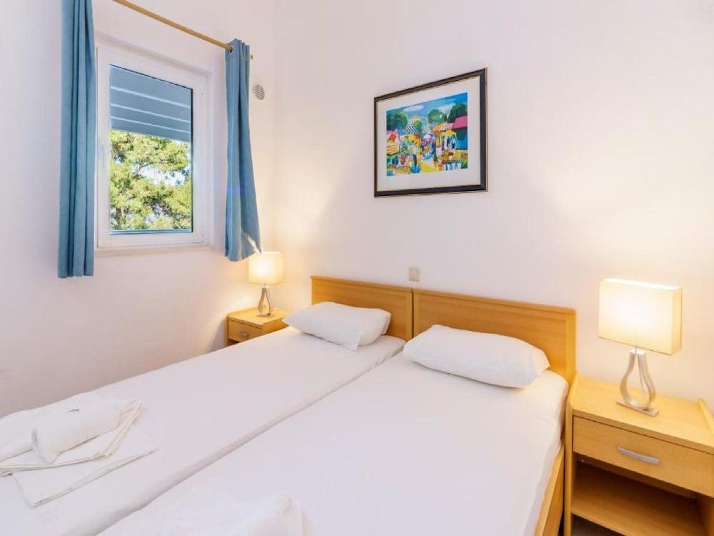 Lumbarda Resort Apartments