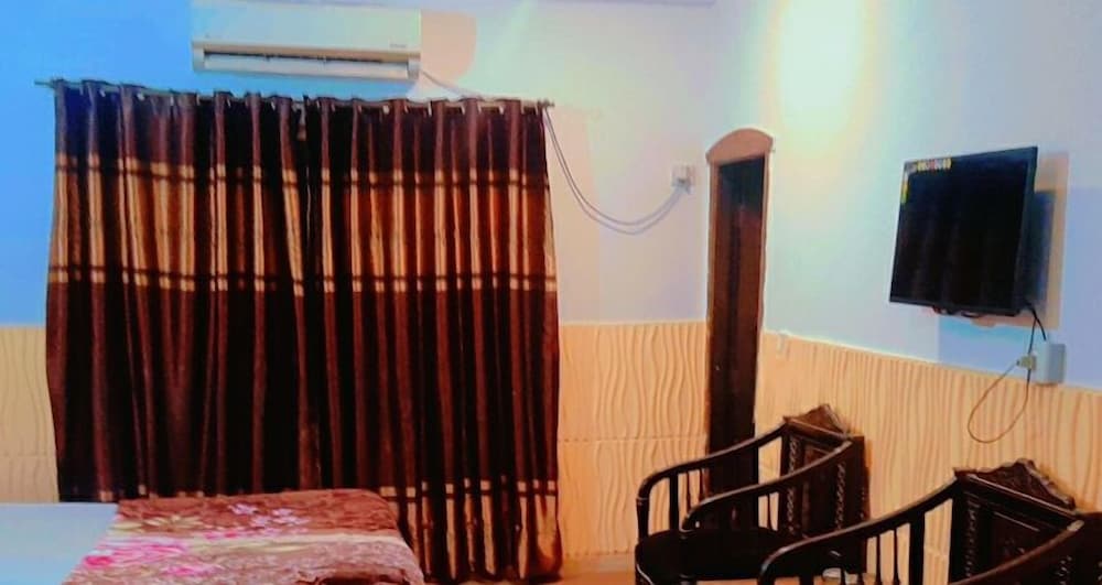 The Royal Crown Hotel