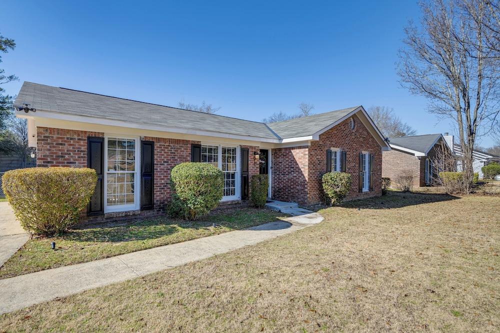 5 Mi to Fort Moore: Quiet Columbus Home w/ Yard