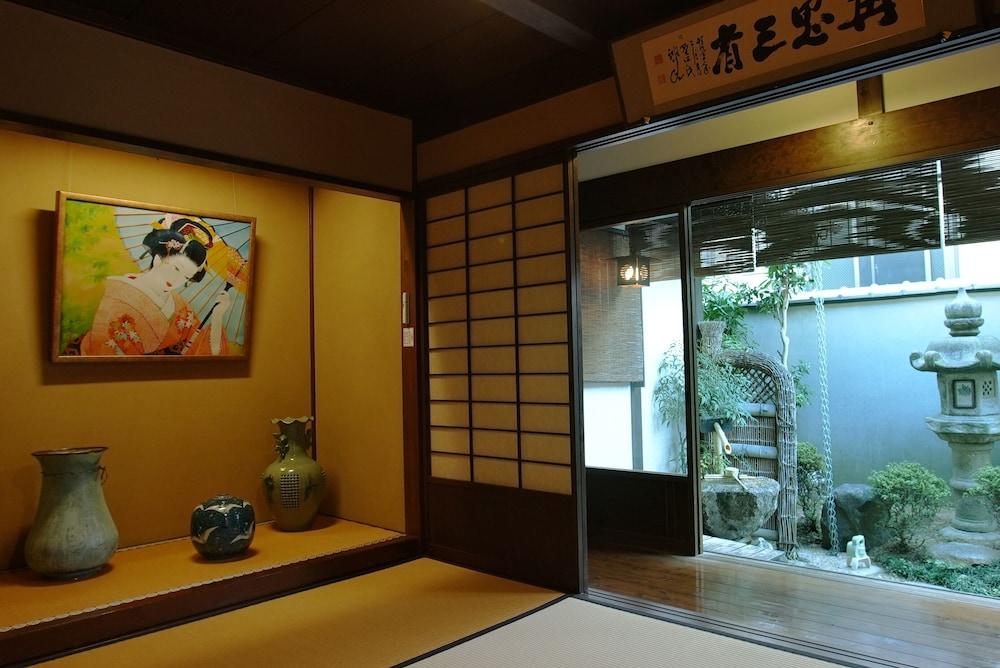 KAMIYASHIKI Private Hotel Self Check-in