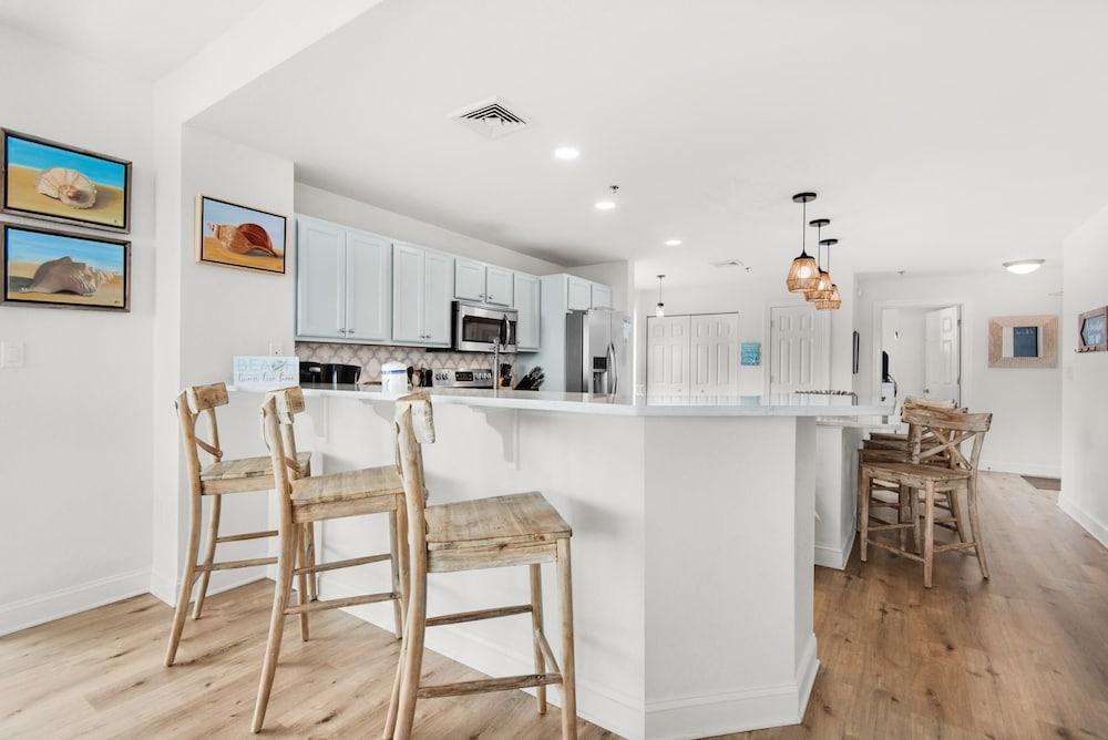 Emerald Dolphin Unit 650