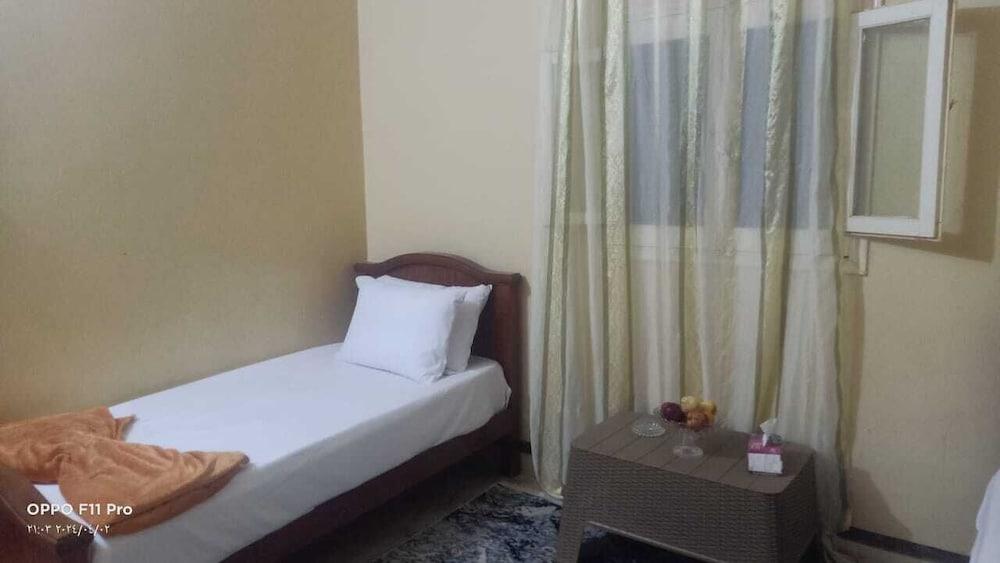 tut amun guest house