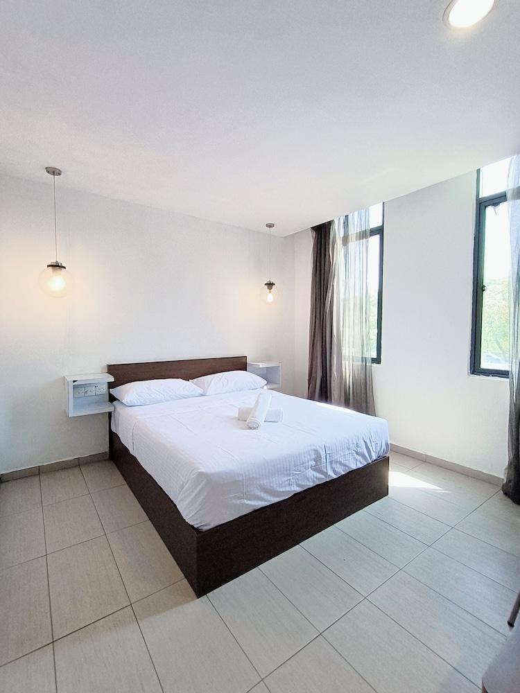 Kozi Hotel - Danga Bay