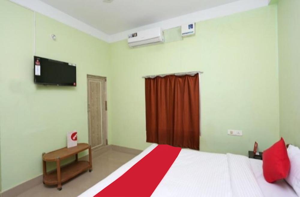 Goroomgo Somnath Rest House Puri