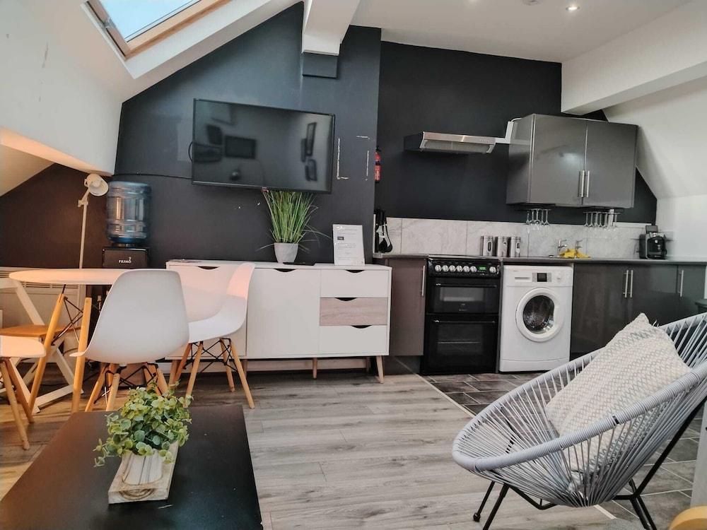 Immaculate 4-bed Apartment in Liverpool