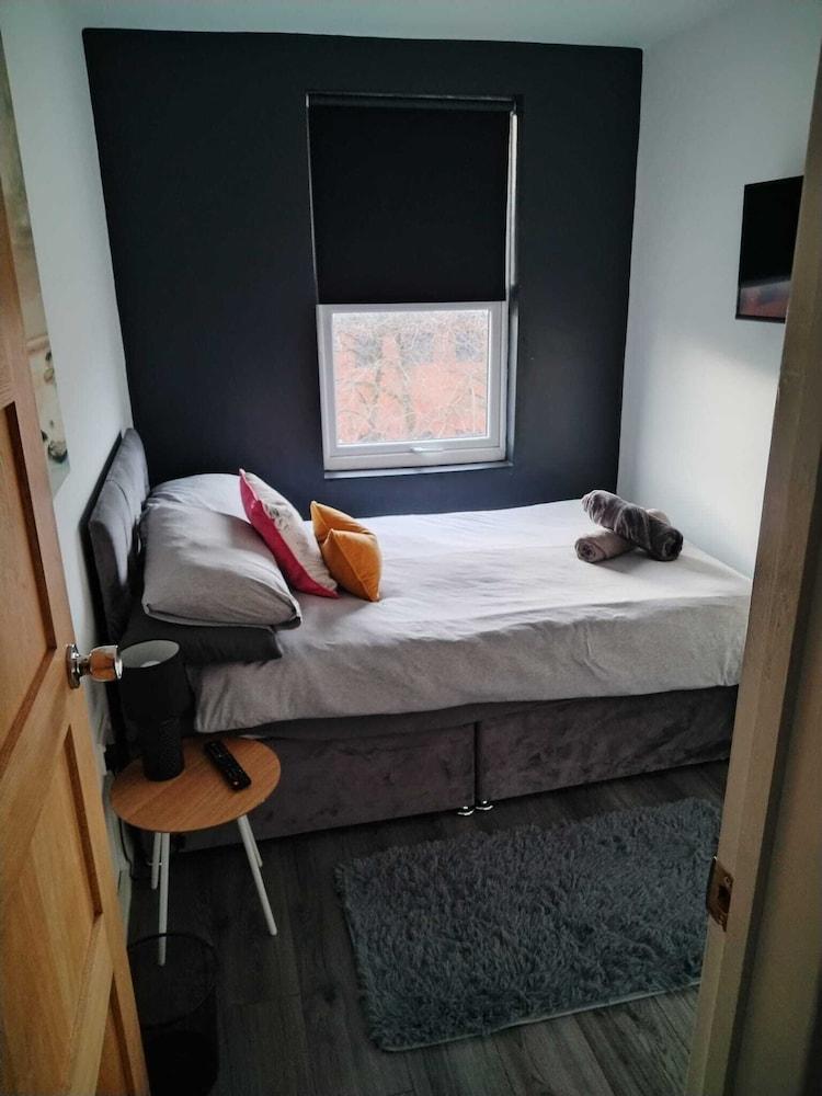 Immaculate 4-bed Apartment in Liverpool