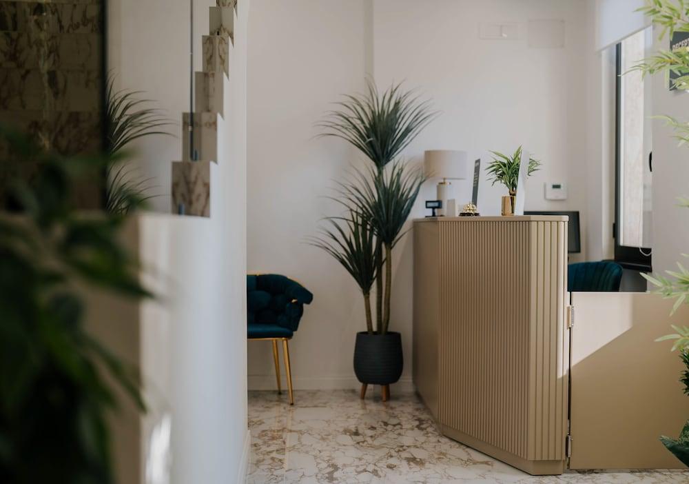 POETICA BOUTIQUE SKY HOTEL