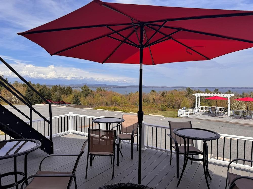 Acadia Ocean View Hotel