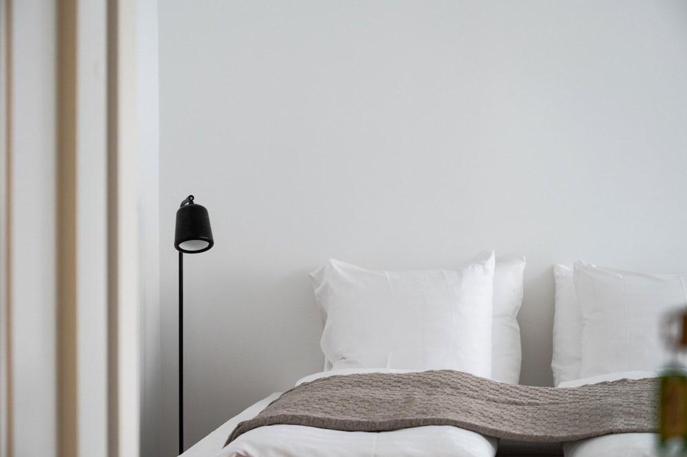 Queens Courtyard by Daniel & Jacob's