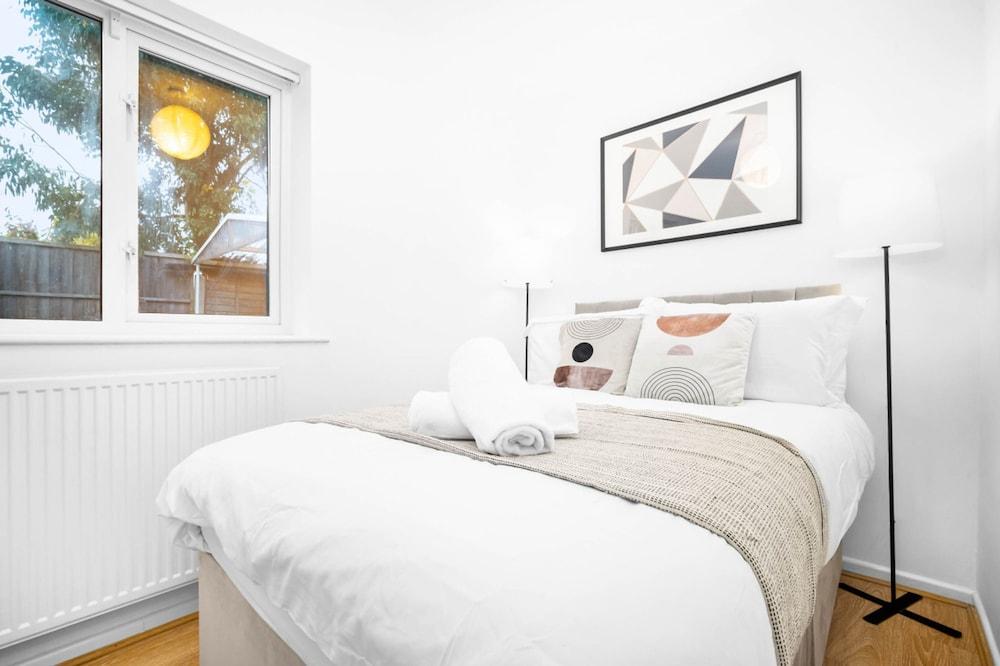 Home With Garden in Sutton Coldfield