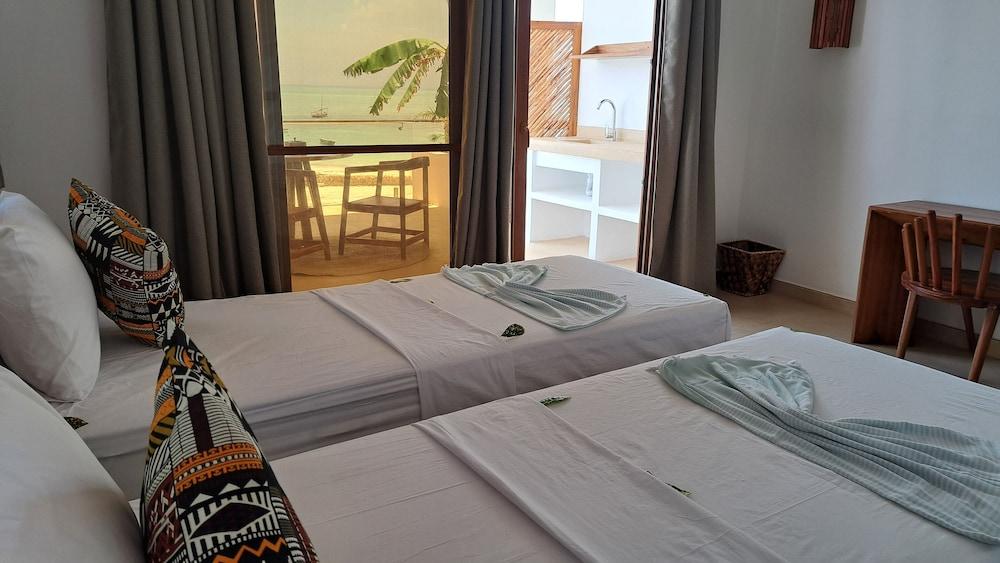 Aluna Beach Apartments