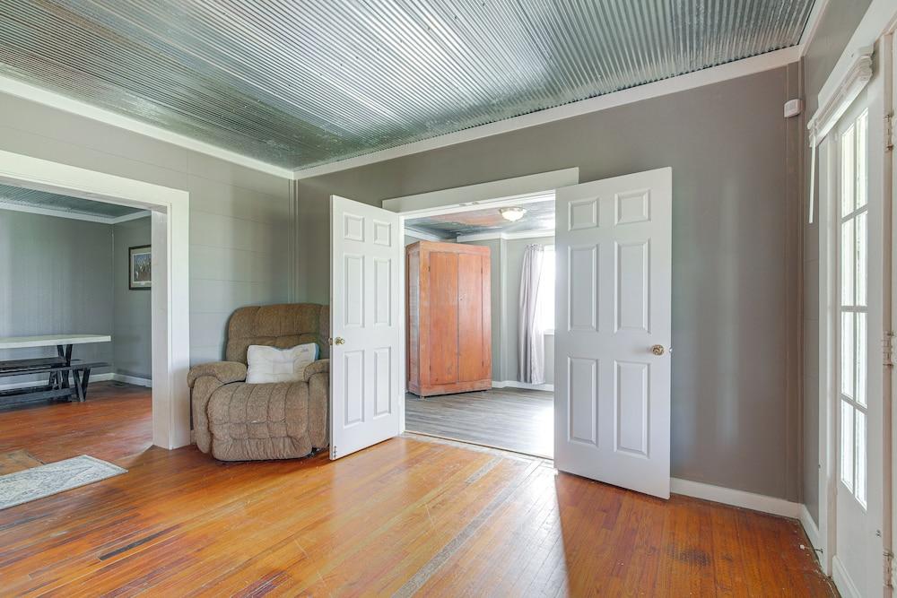 Expansive Wheatley Home ~ 65 Mi to Memphis!