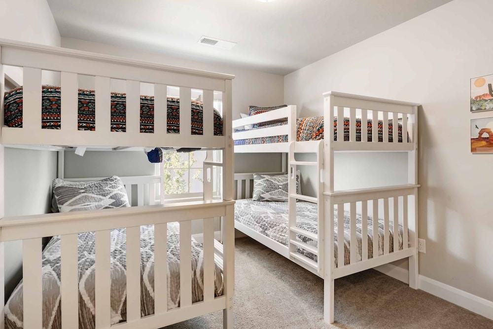 Red Cliffs Getaway 3 Bedroom Townhouse