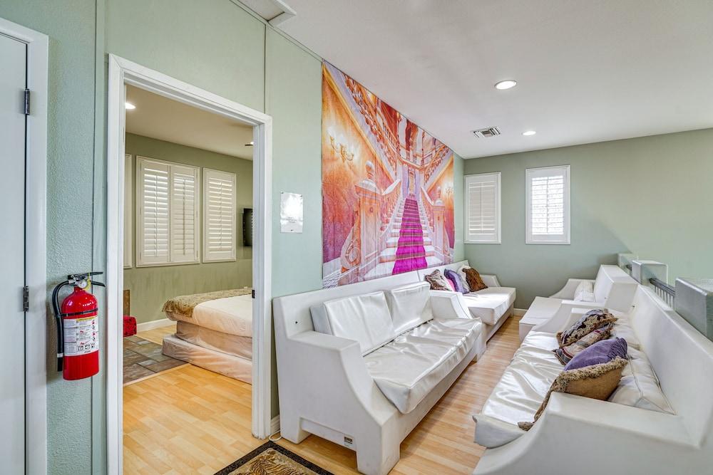 North Las Vegas Home w/ Pool ~ 9 Mi to the Strip!