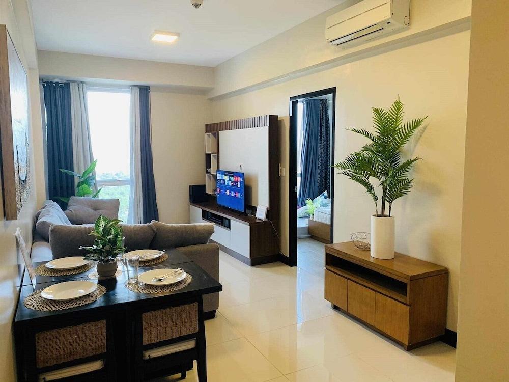 Mactan Newtown One Bedroom Suite