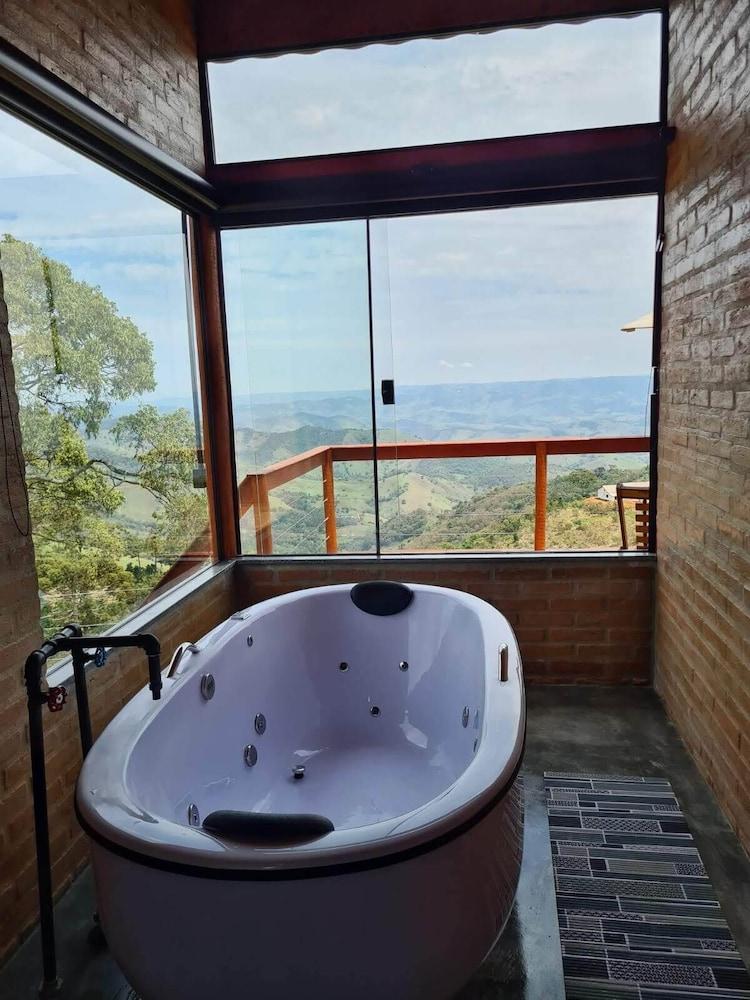 Chalé Sol no Horizonte