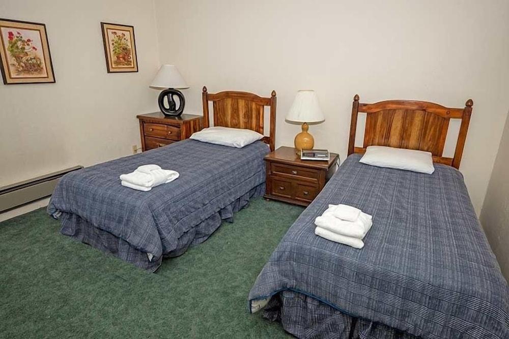 1228 Timber Lane 4 Bedroom Home by RedAwning