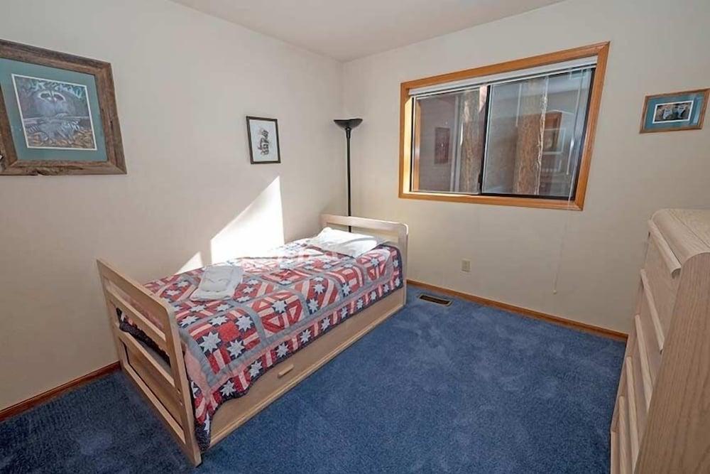 2293 Marshall Trail 4 Bedroom Home by RedAwning