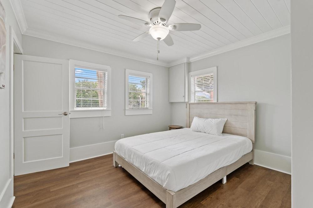 20816 Front Beach Rd