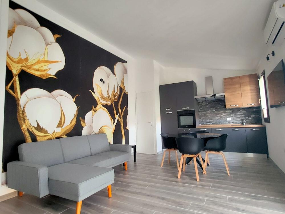 Suite Apartments Porto Pino I4mori