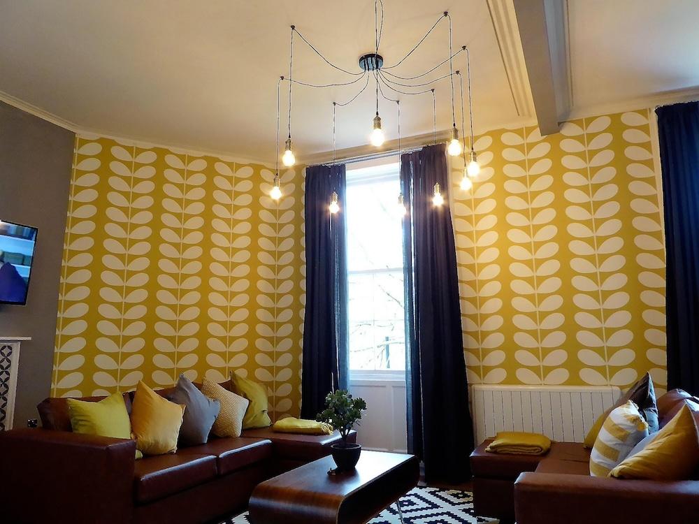 Claremont The Broderick