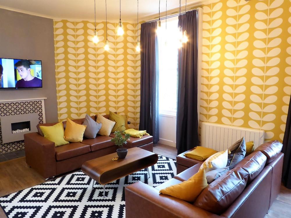 Claremont The Broderick