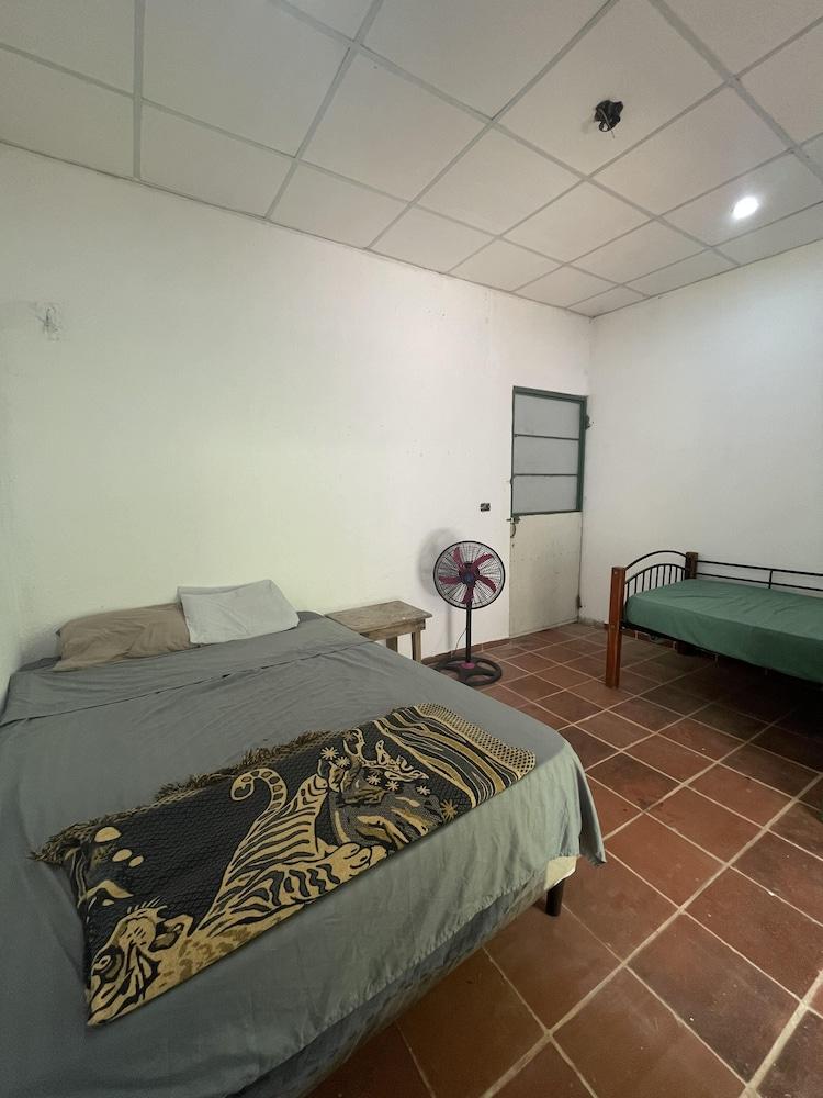 Sugarloaf Beachhouse and Surf Lodge