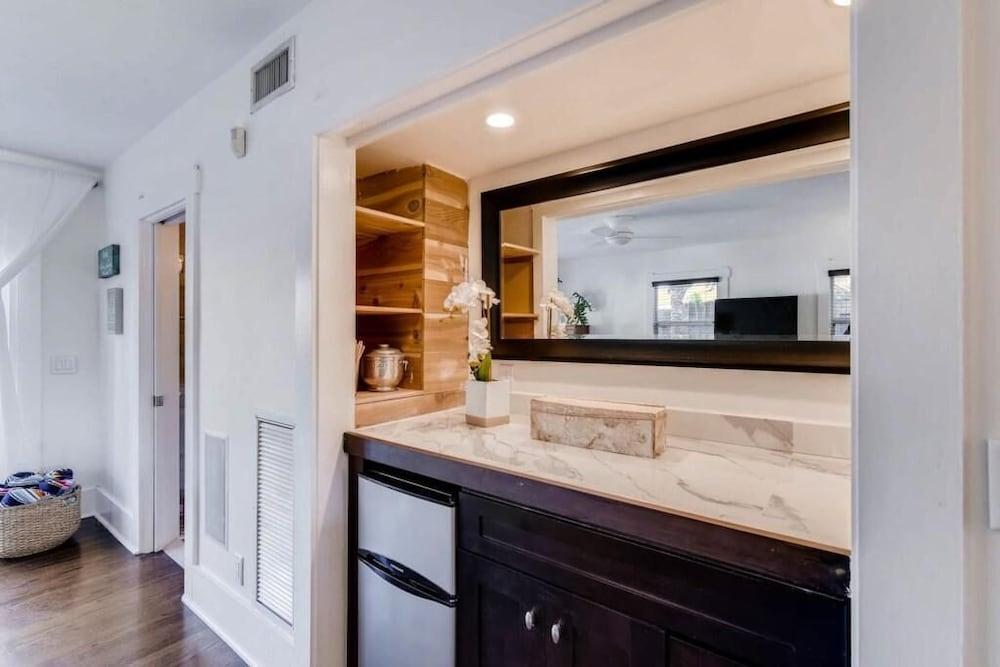 The Periwinkle House 4bd 2ba Sleep 8