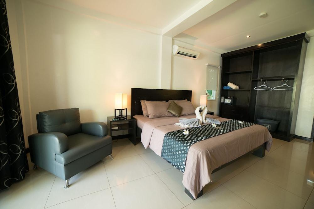 Alona Royal Palm Resort