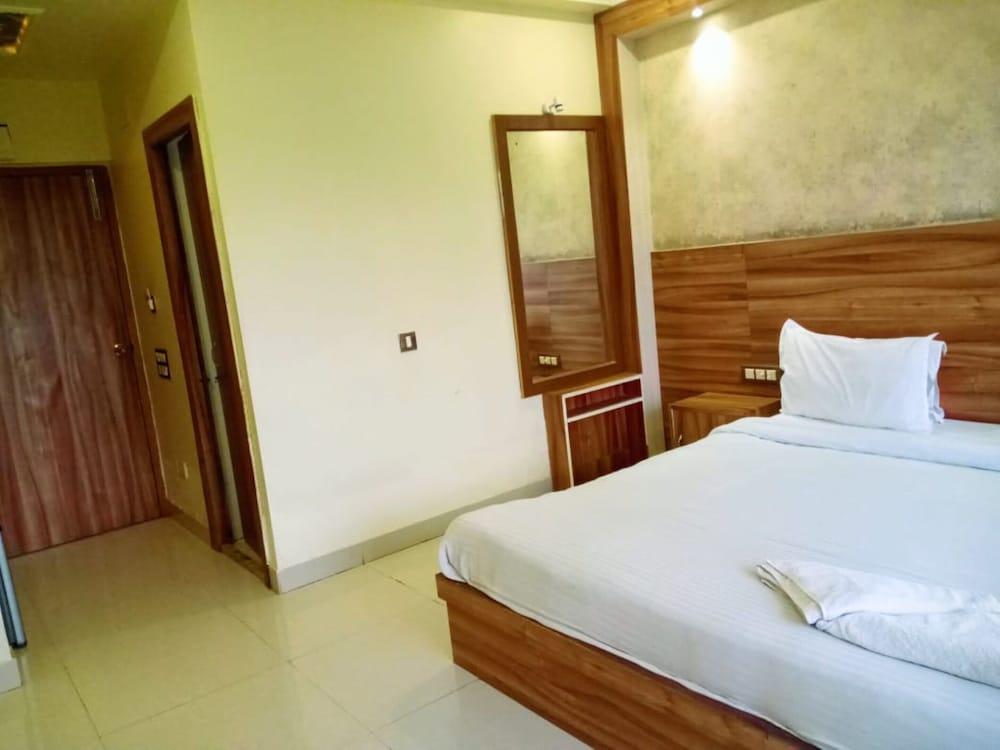 Ma Parvati residency