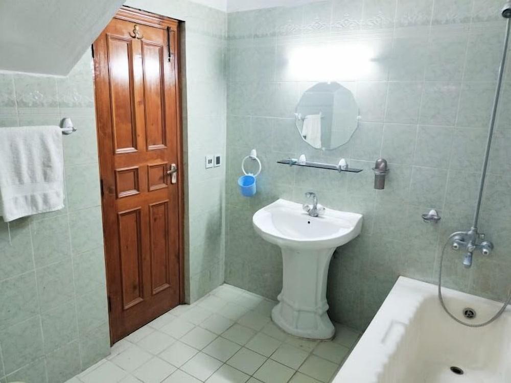 Crystal Inn Guest House