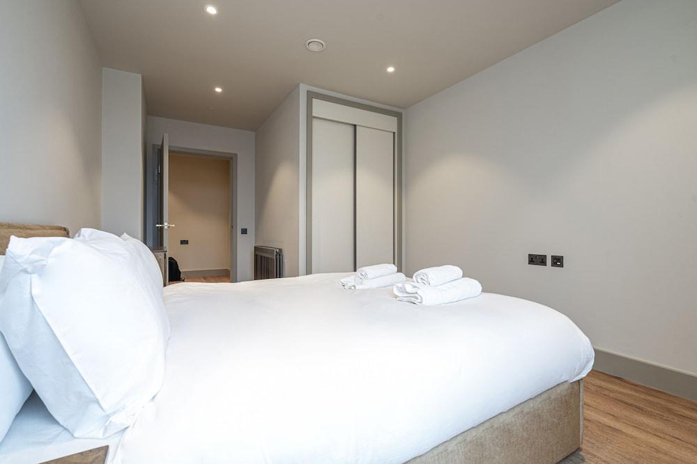 Chic Modern North London Flat