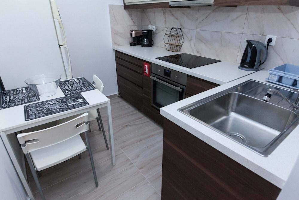 Modern Cozy 1 Bd Piraeus Perfection Apt