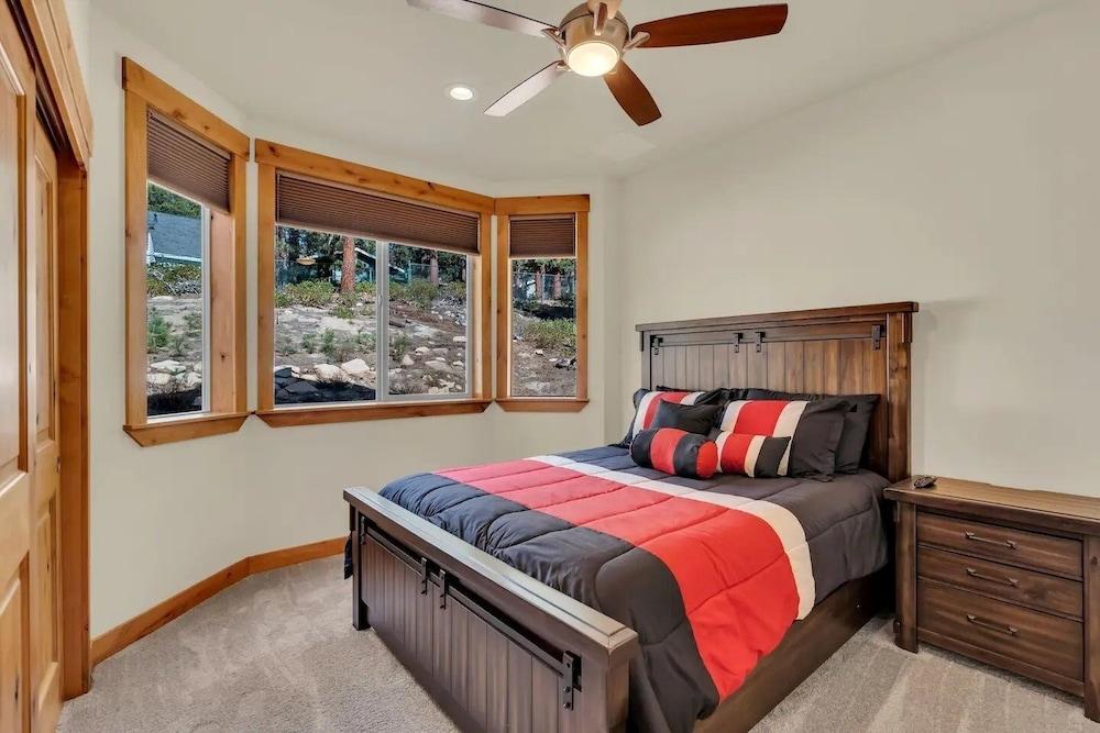 2566 Del Norte 5 Bedroom Home by RedAwning