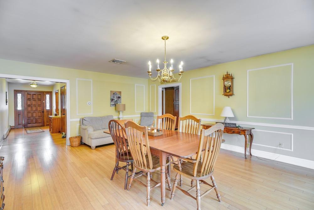 Bellingham Retreat w/ Fire Pit + Lake Access!