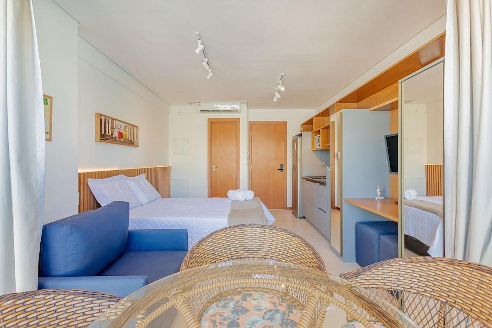 BR08 Apto a 220m Praia Farol da Barra