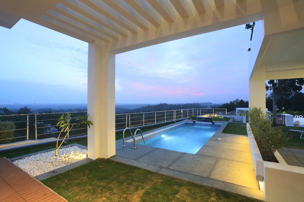 amã Stays & Trails The Vintage Halton, Trivandrum