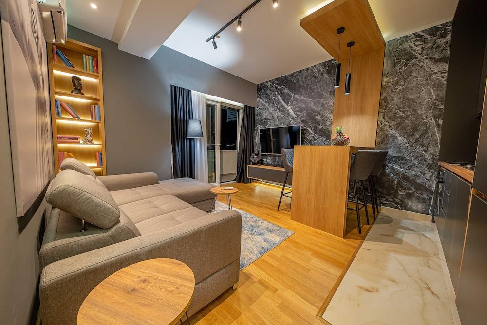 Night Pearl - Deluxe Apartment