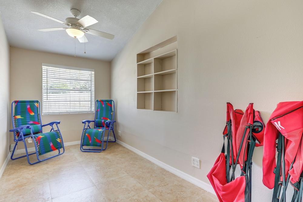 Cozy Jacksonville Home ~ 12 Mi to Downtown!