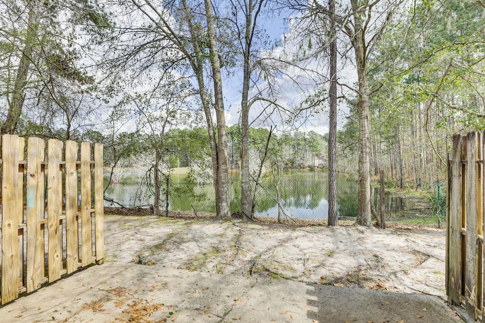 Updated Tallahassee Townhome: 3 Mi to Downtown!