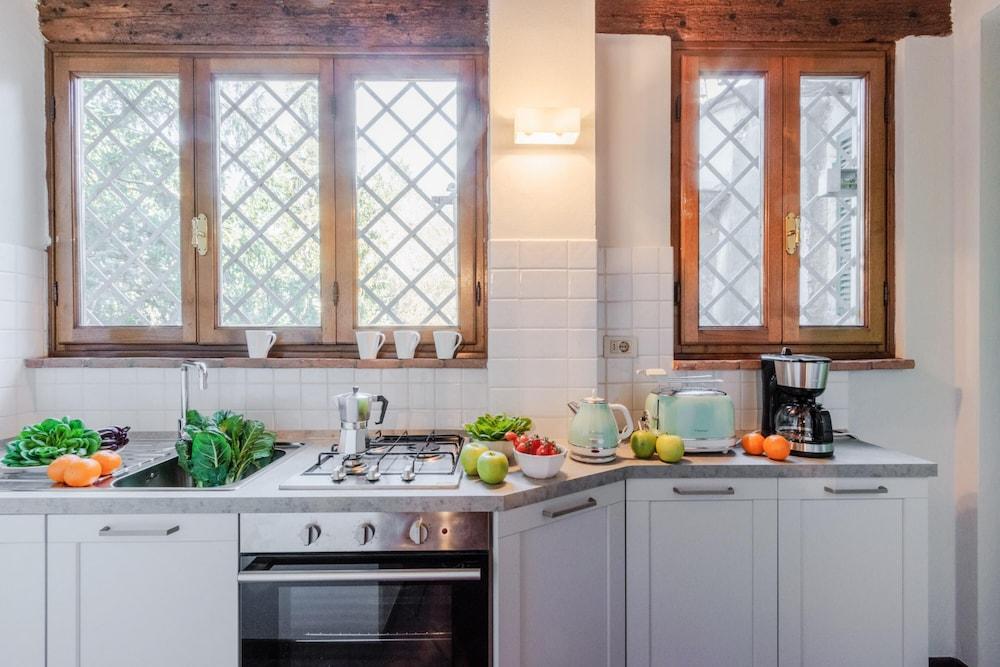 Casa Genny in Lucca With 1 Bedrooms and 1 Bathrooms